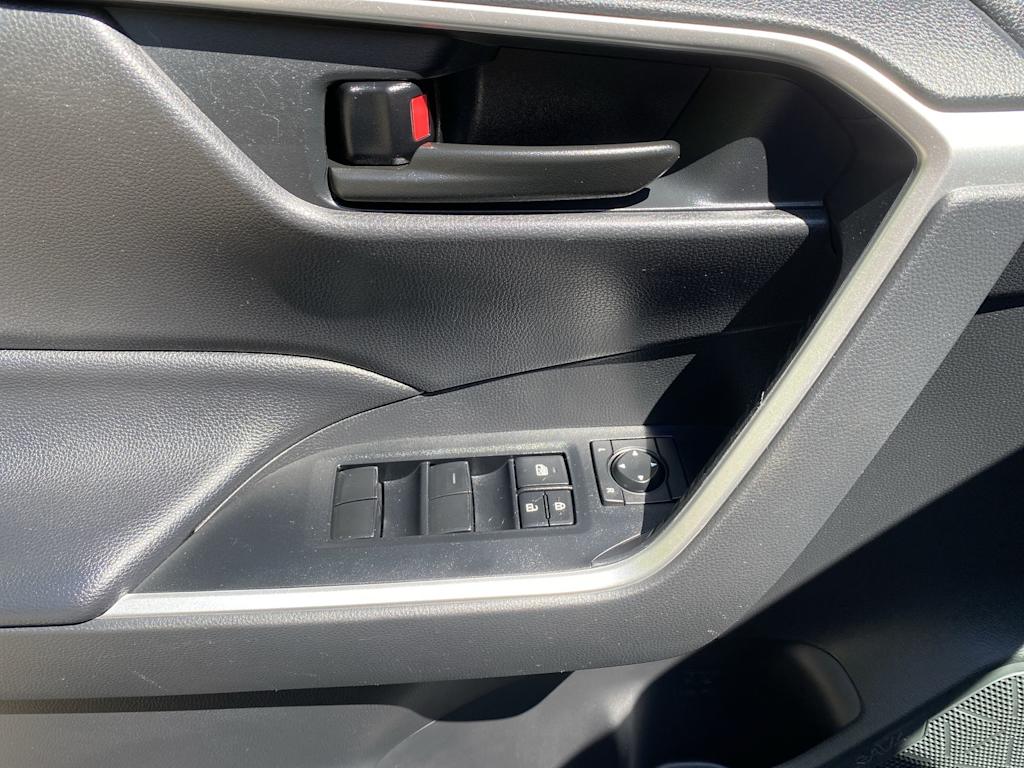 Thumbnail: 2019 Toyota RAV4 - 29
