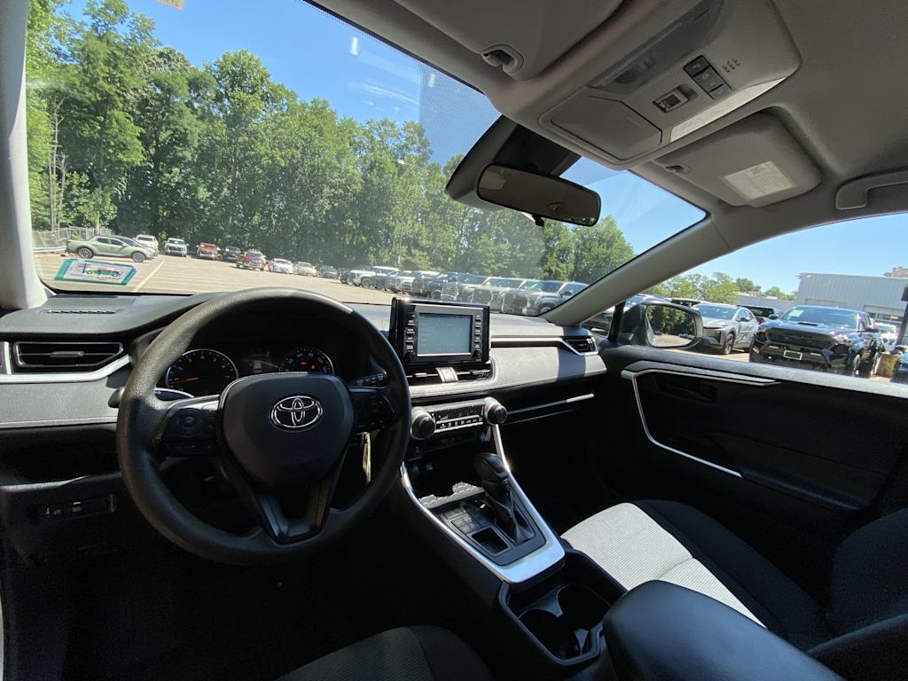 Thumbnail: 2019 Toyota RAV4 - 8