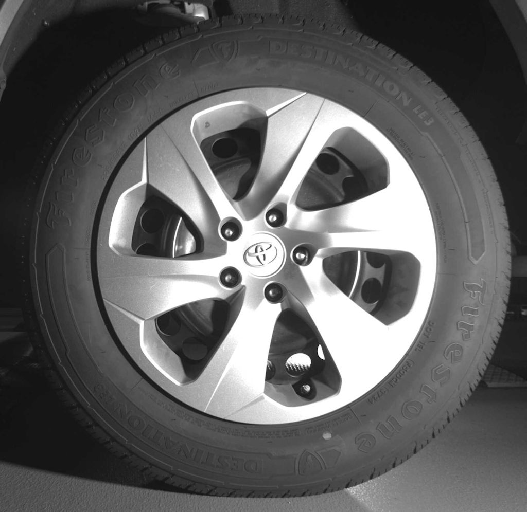 Thumbnail: 2021 Toyota RAV4 - 17