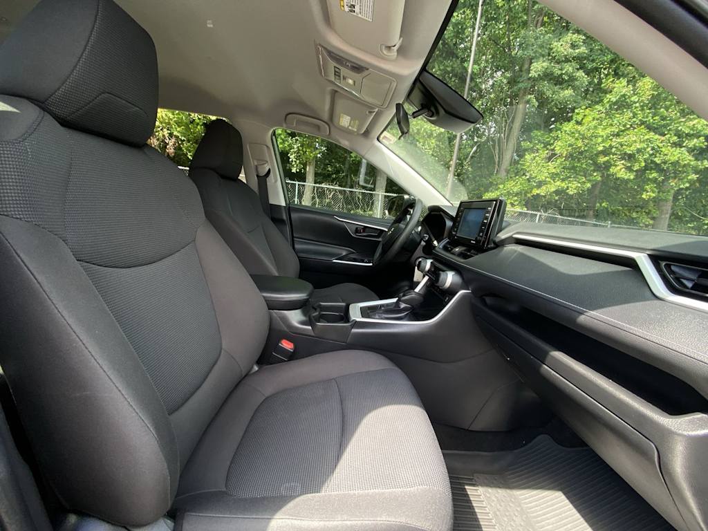 Thumbnail: 2021 Toyota RAV4 - 31