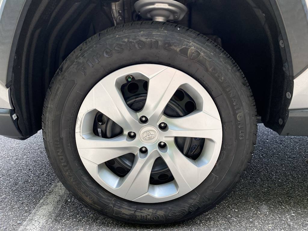 Thumbnail: 2021 Toyota RAV4 - 7