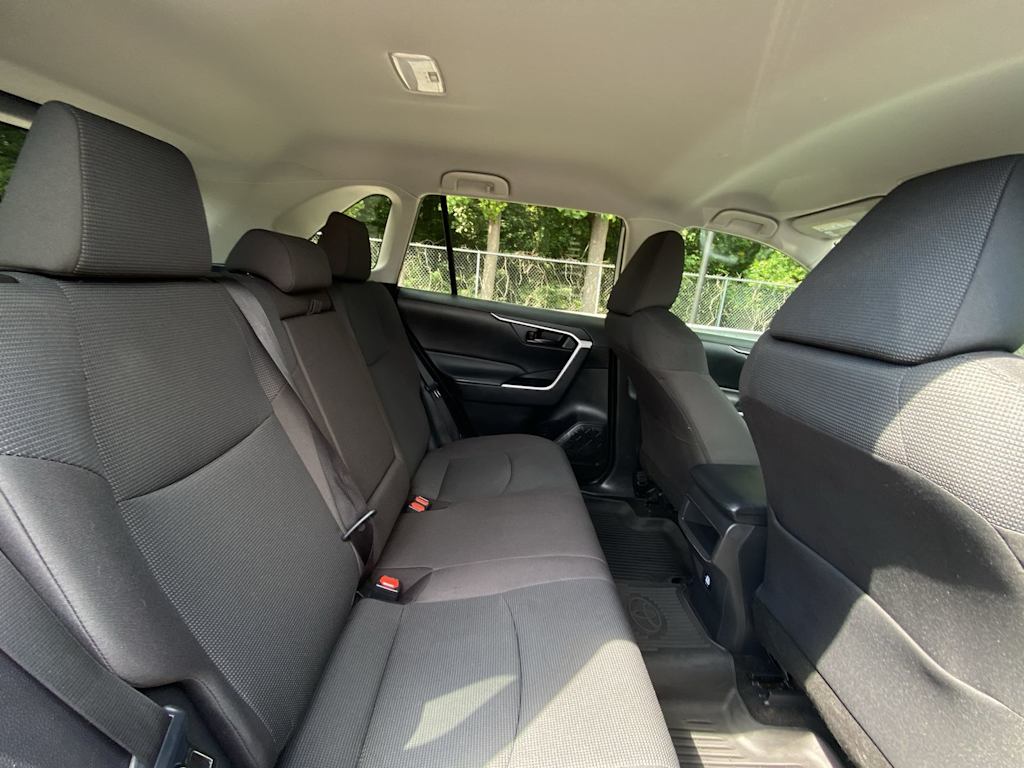 Thumbnail: 2021 Toyota RAV4 - 33