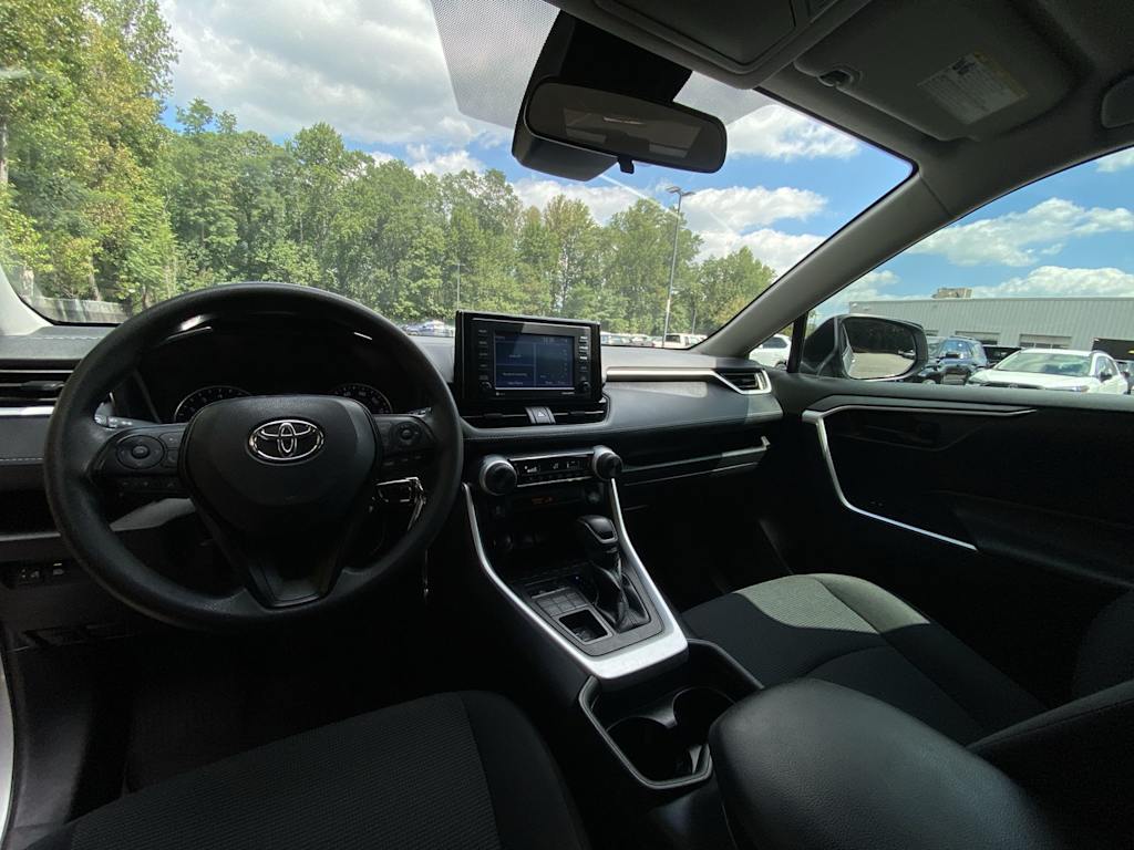 Thumbnail: 2021 Toyota RAV4 - 9