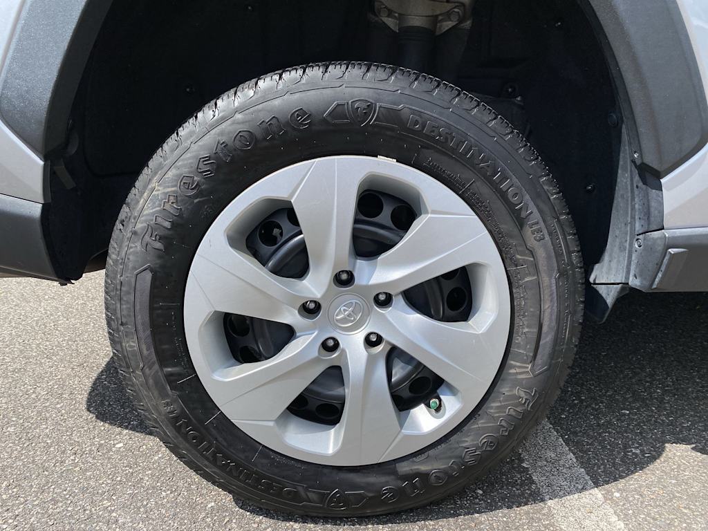 Thumbnail: 2021 Toyota RAV4 - 28