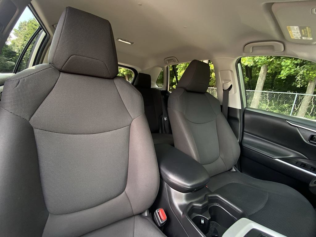 Thumbnail: 2021 Toyota RAV4 - 32