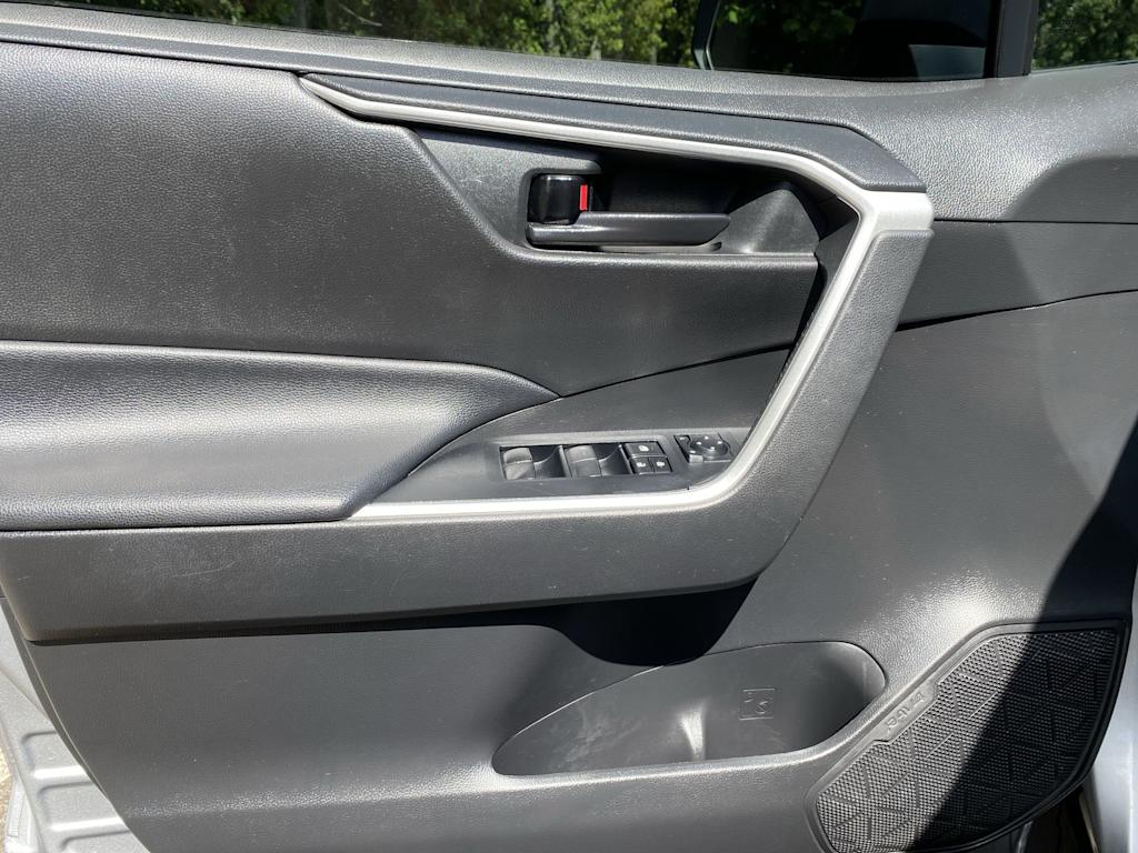 Thumbnail: 2021 Toyota RAV4 - 30