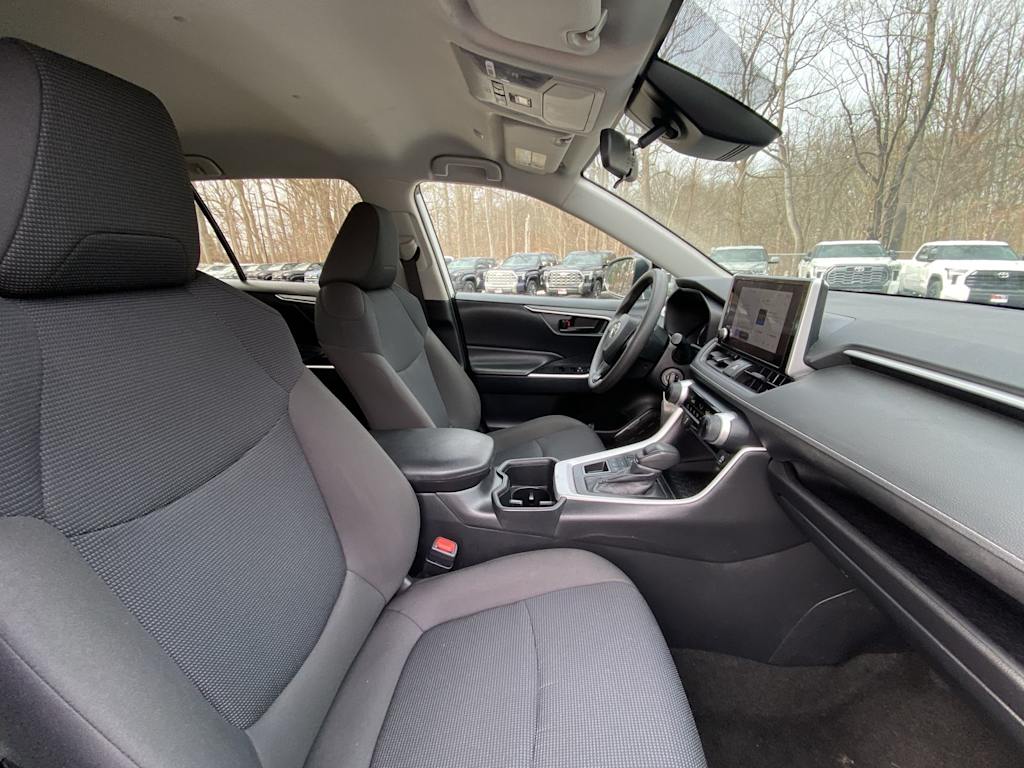 Thumbnail: 2024 Toyota RAV4 - 28