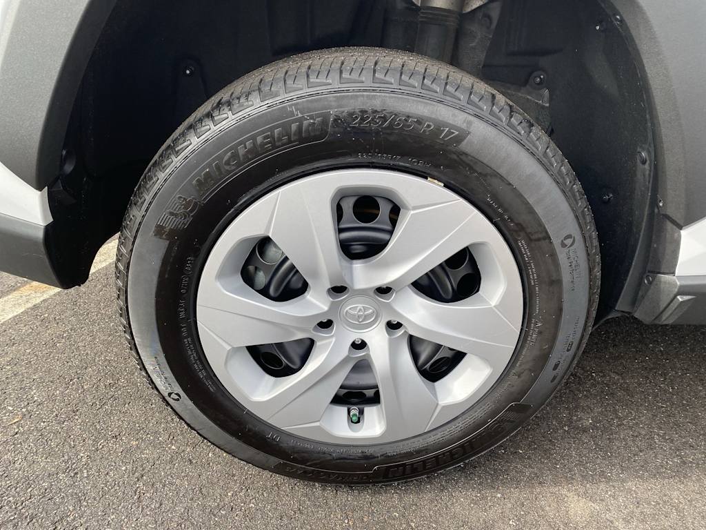 Thumbnail: 2024 Toyota RAV4 - 25