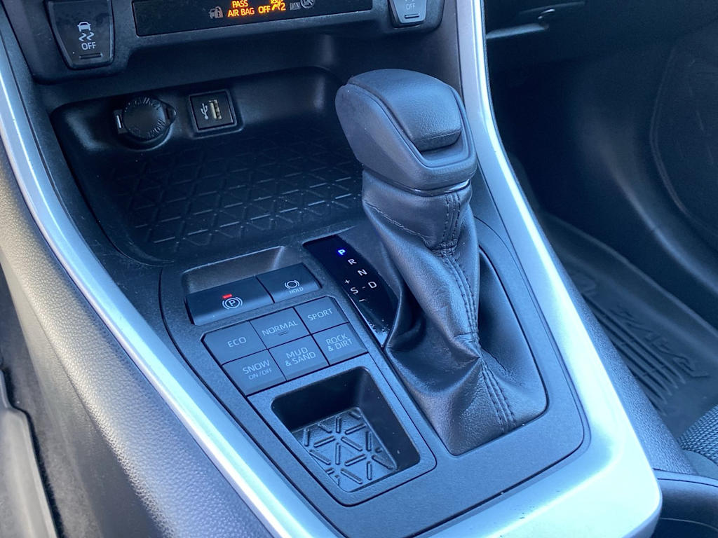 Thumbnail: 2023 Toyota RAV4 - 13