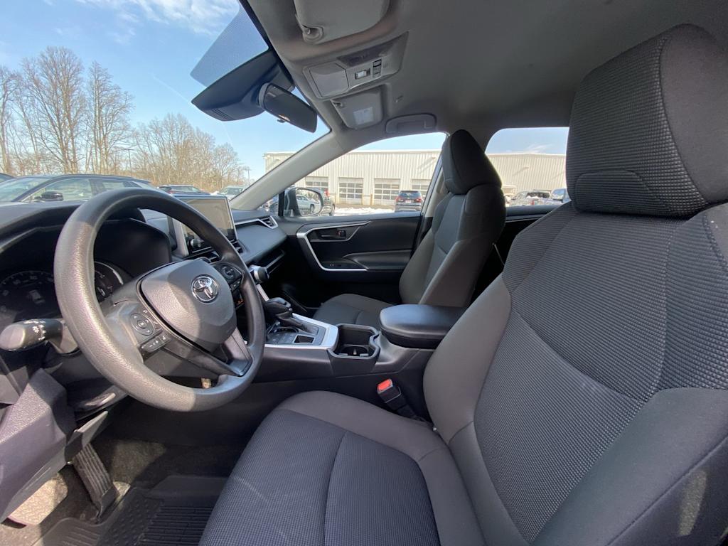 Thumbnail: 2024 Toyota RAV4 - 8