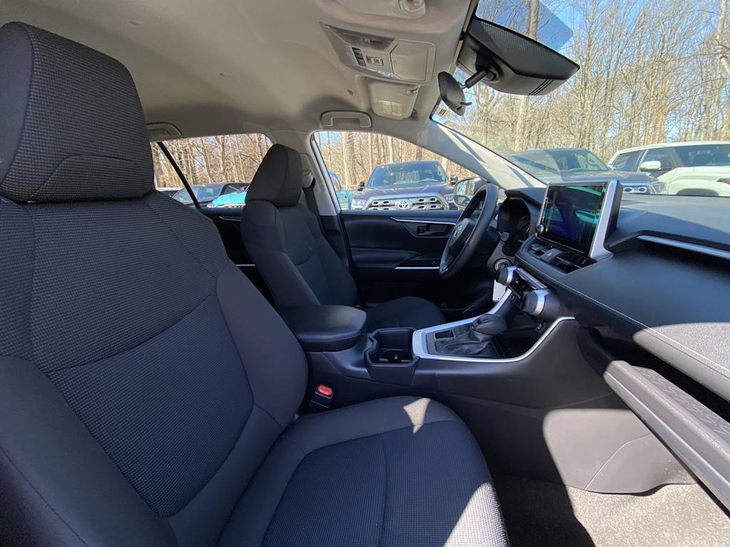 Thumbnail: 2025 Toyota RAV4 - 27