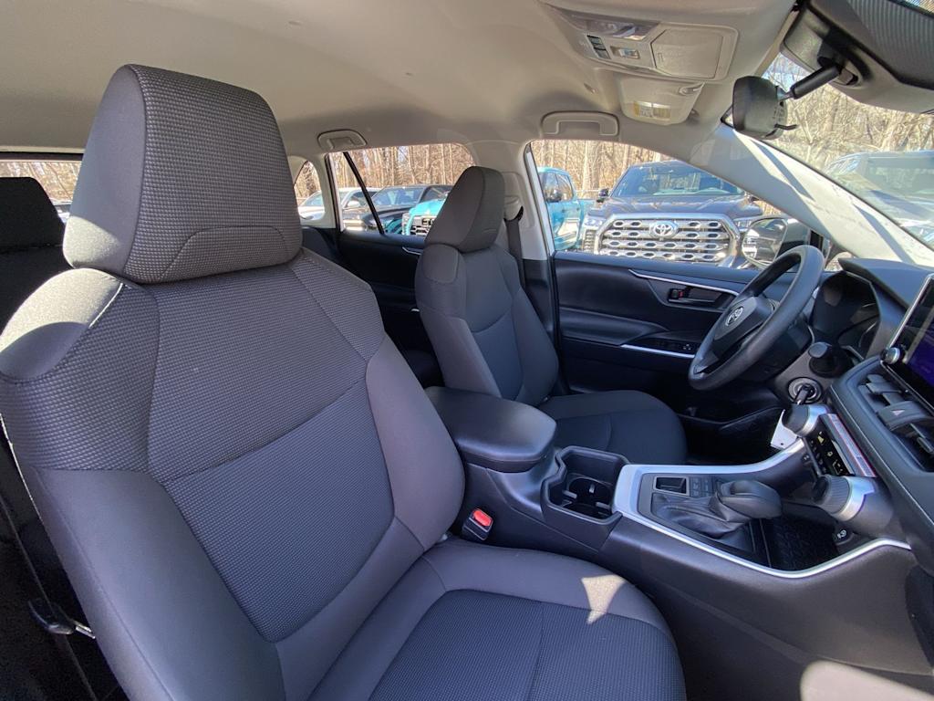 Thumbnail: 2025 Toyota RAV4 - 28