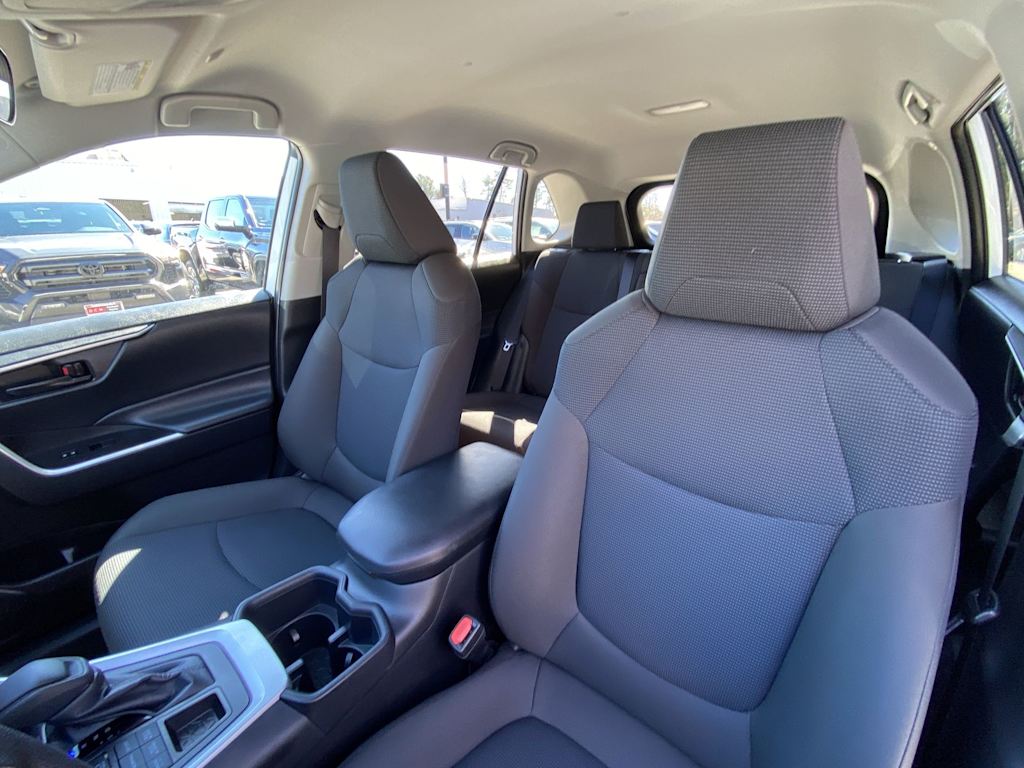 Thumbnail: 2025 Toyota RAV4 - 8