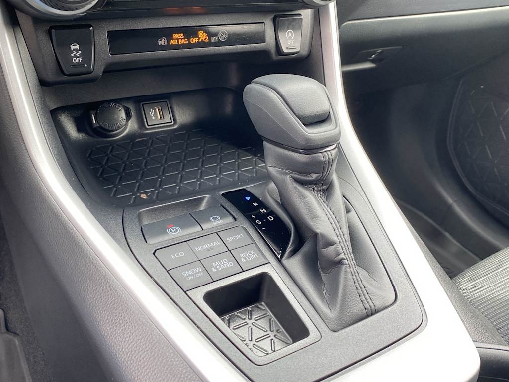 Thumbnail: 2025 Toyota RAV4 - 15