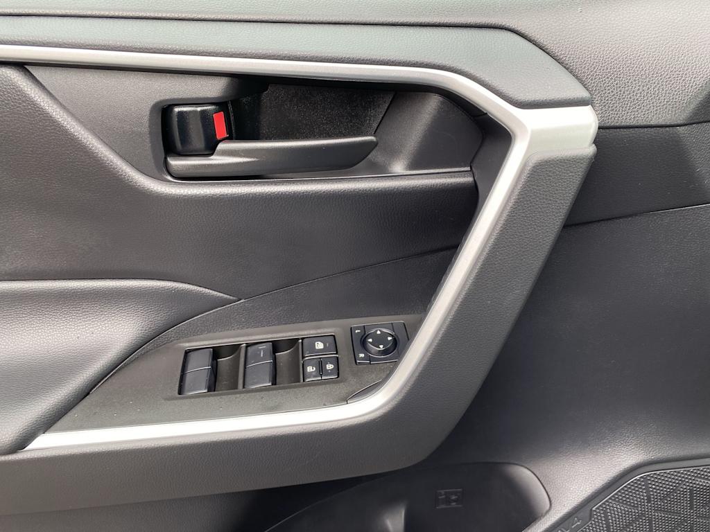 Thumbnail: 2025 Toyota RAV4 - 34