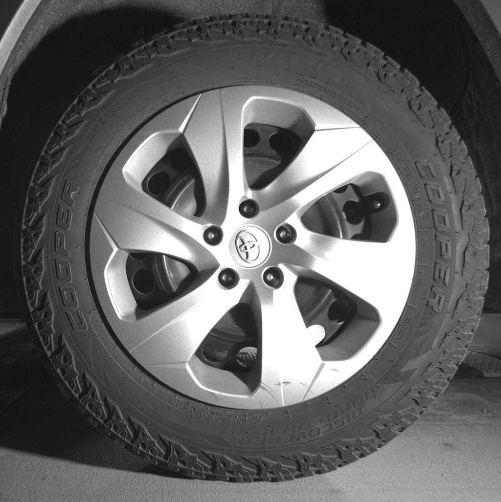 Thumbnail: 2021 Toyota RAV4 - 17