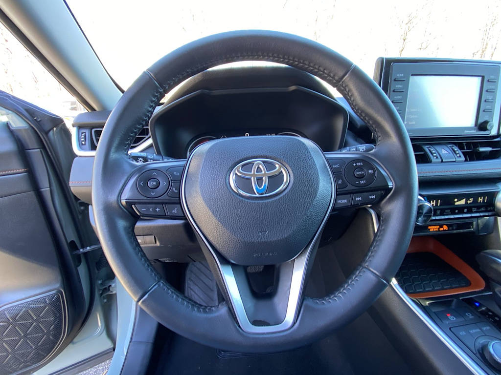 Thumbnail: 2022 Toyota RAV4 - 10