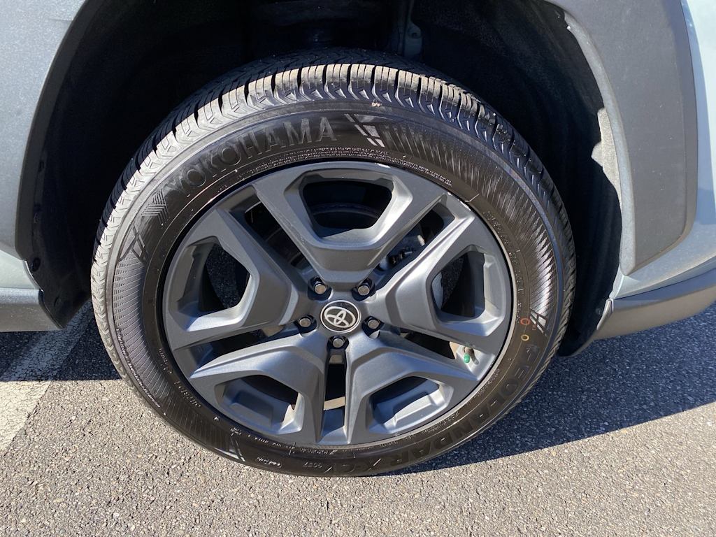 Thumbnail: 2022 Toyota RAV4 - 21