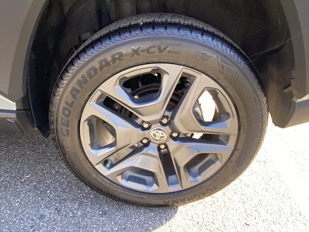 Thumbnail: 2022 Toyota RAV4 - 19