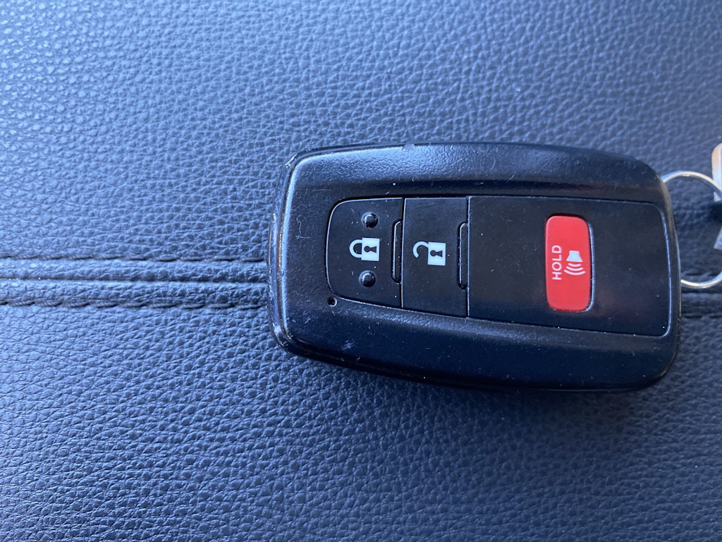 Thumbnail: 2022 Toyota RAV4 - 15