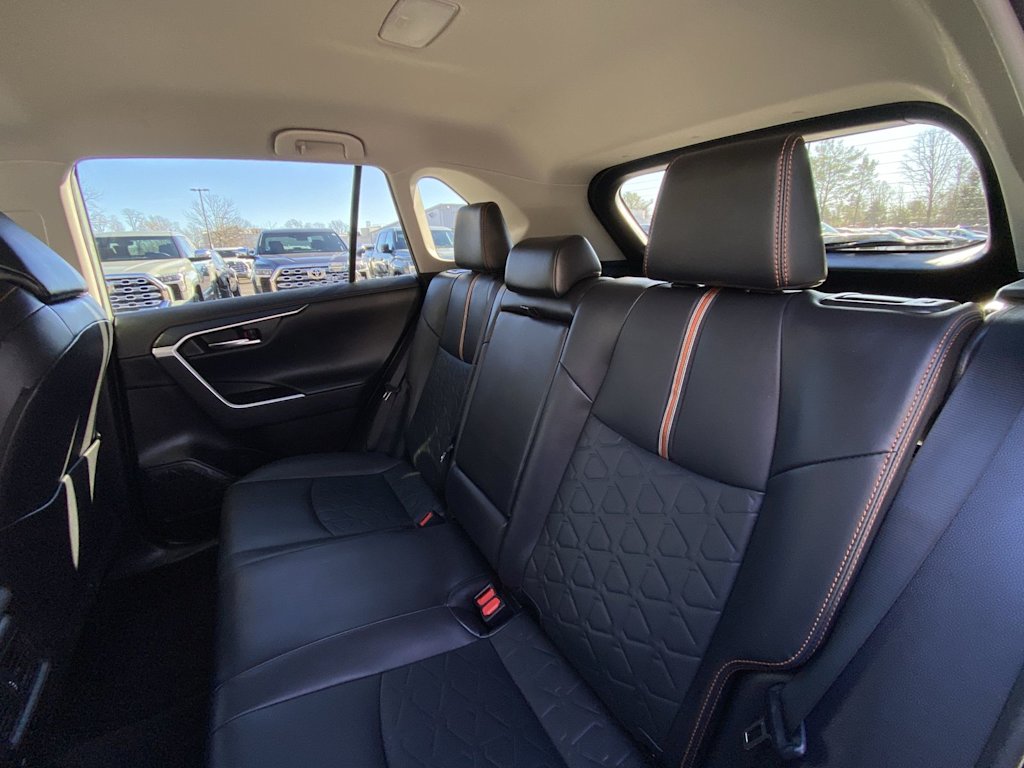 Thumbnail: 2022 Toyota RAV4 - 9