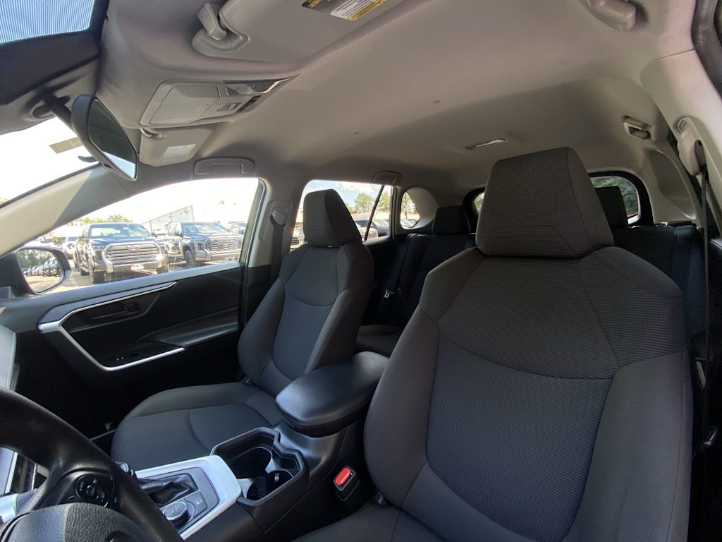 Thumbnail: 2020 Toyota RAV4 - 11