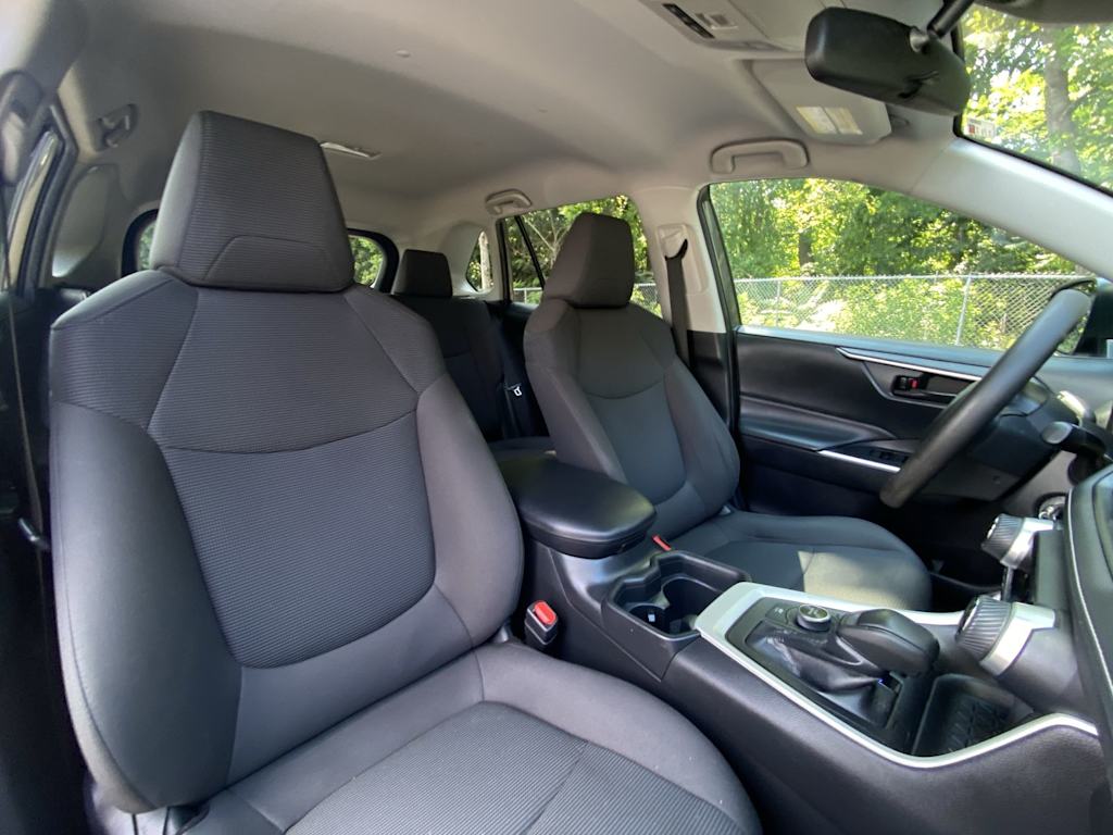 Thumbnail: 2020 Toyota RAV4 - 31