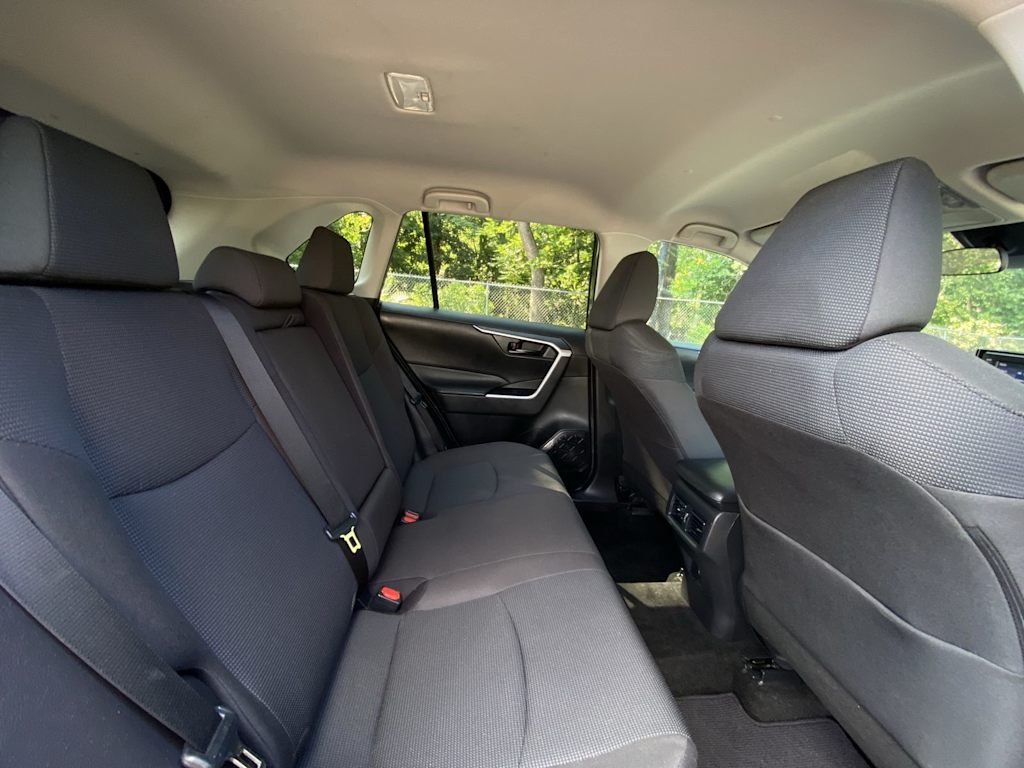 Thumbnail: 2020 Toyota RAV4 - 32