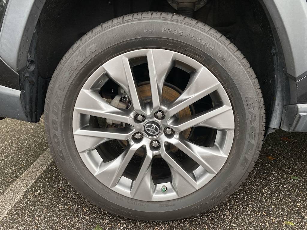 Thumbnail: 2019 Toyota RAV4 - 28