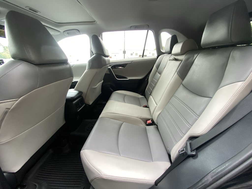 Thumbnail: 2019 Toyota RAV4 - 12