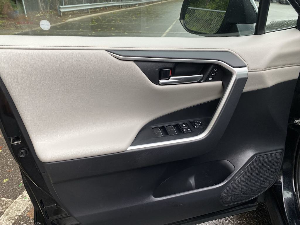Thumbnail: 2019 Toyota RAV4 - 30