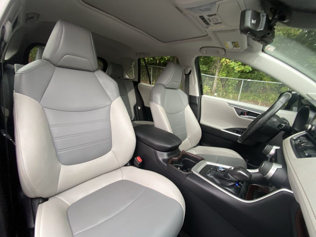 Thumbnail: 2019 Toyota RAV4 - 32