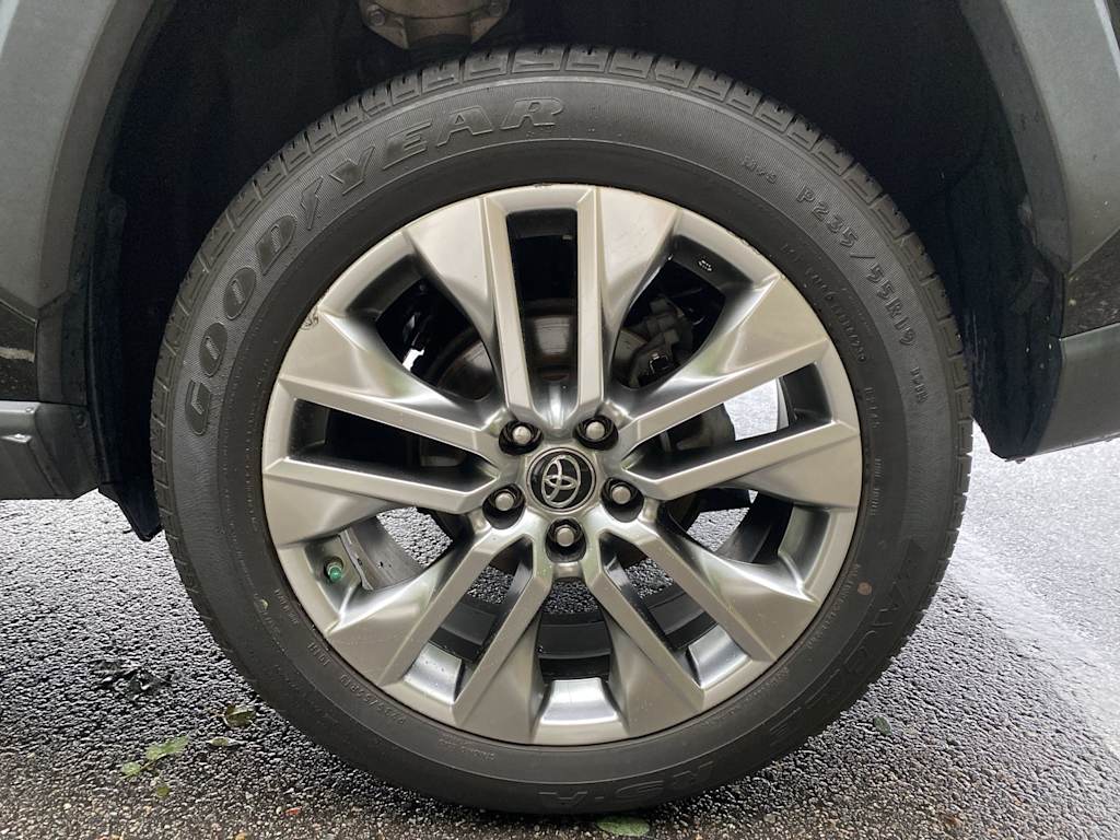 Thumbnail: 2019 Toyota RAV4 - 27