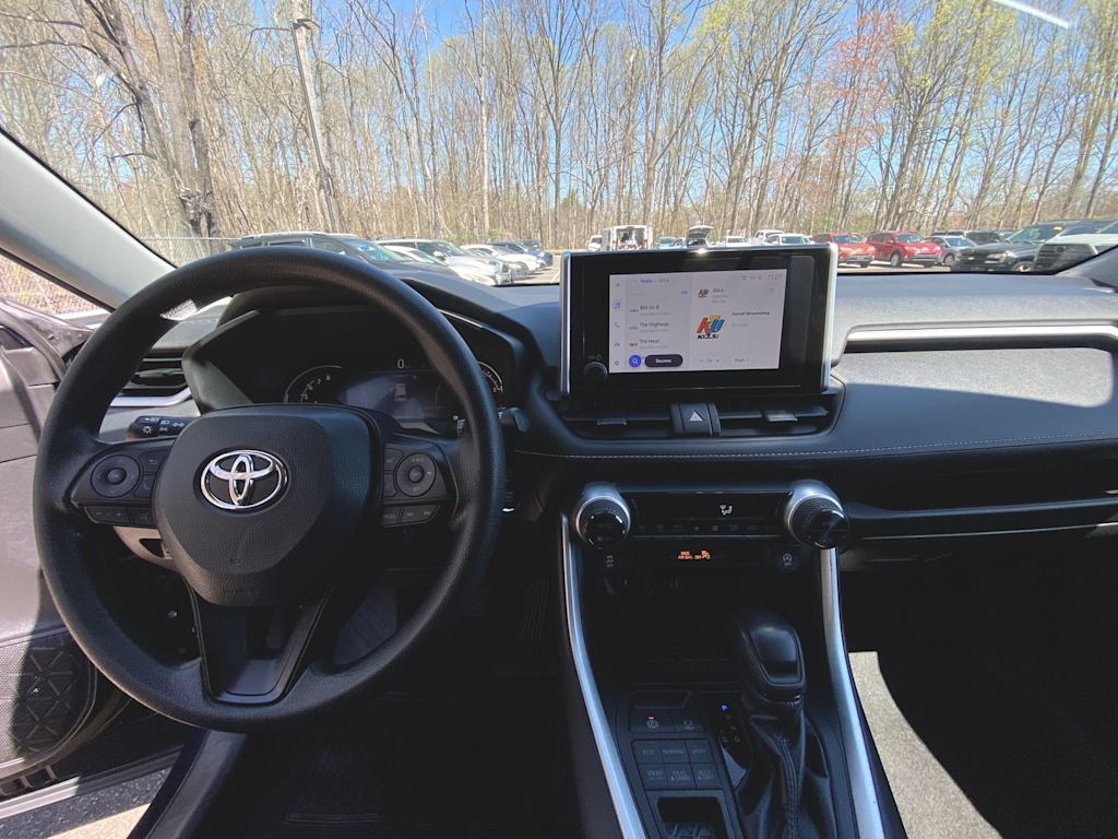 2023 Toyota RAV4 XLE 2