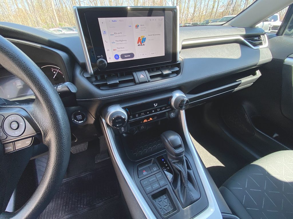 2023 Toyota RAV4 XLE 7