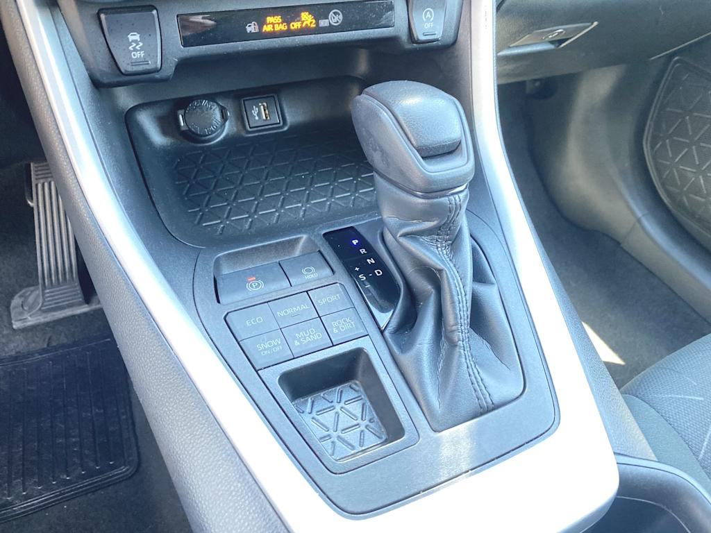 2023 Toyota RAV4 XLE 13