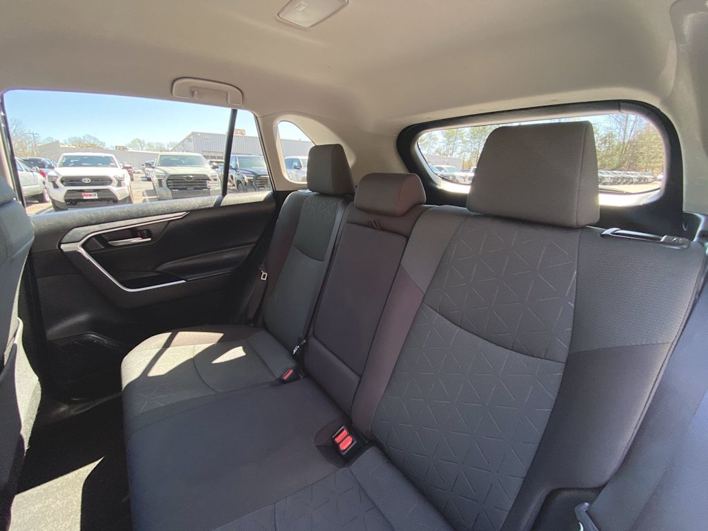 2023 Toyota RAV4 XLE 10
