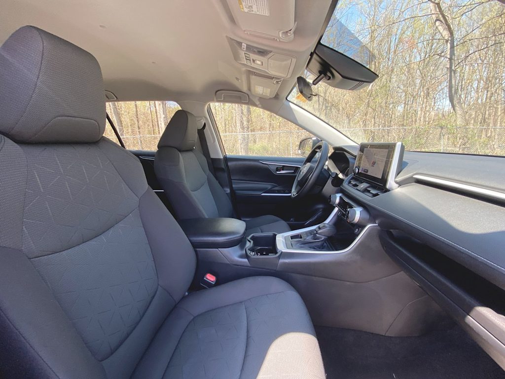 2023 Toyota RAV4 XLE 26