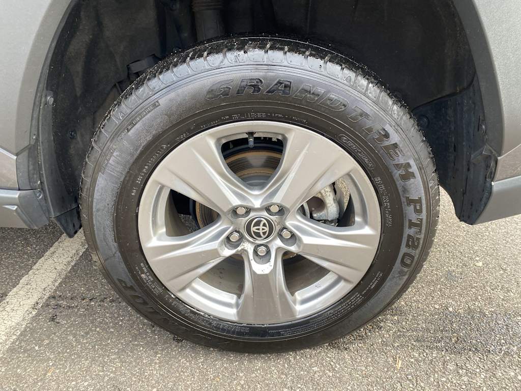 Thumbnail: 2024 Toyota RAV4 - 21