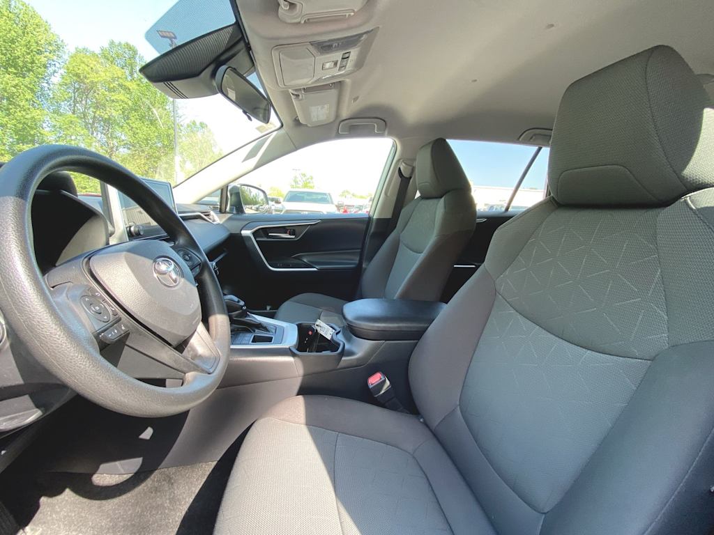 2024 Toyota RAV4 XLE 9