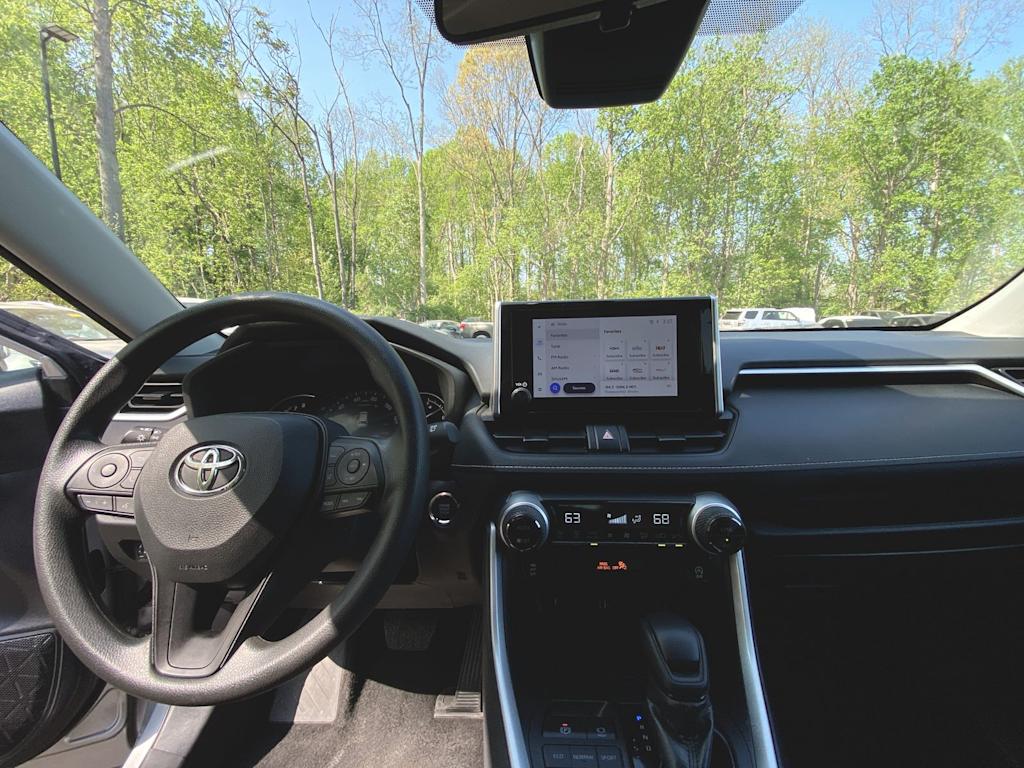 2024 Toyota RAV4 XLE 2