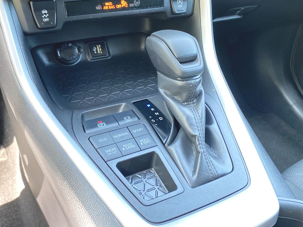 2024 Toyota RAV4 XLE 14