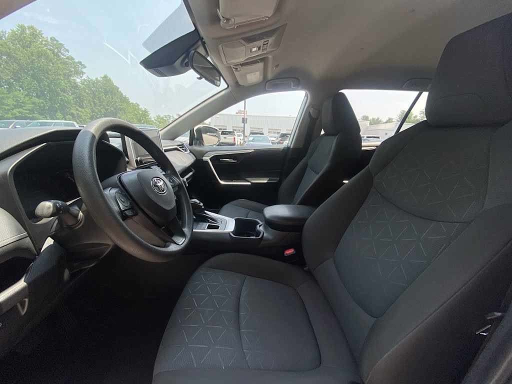 Thumbnail: 2025 Toyota RAV4 - 10