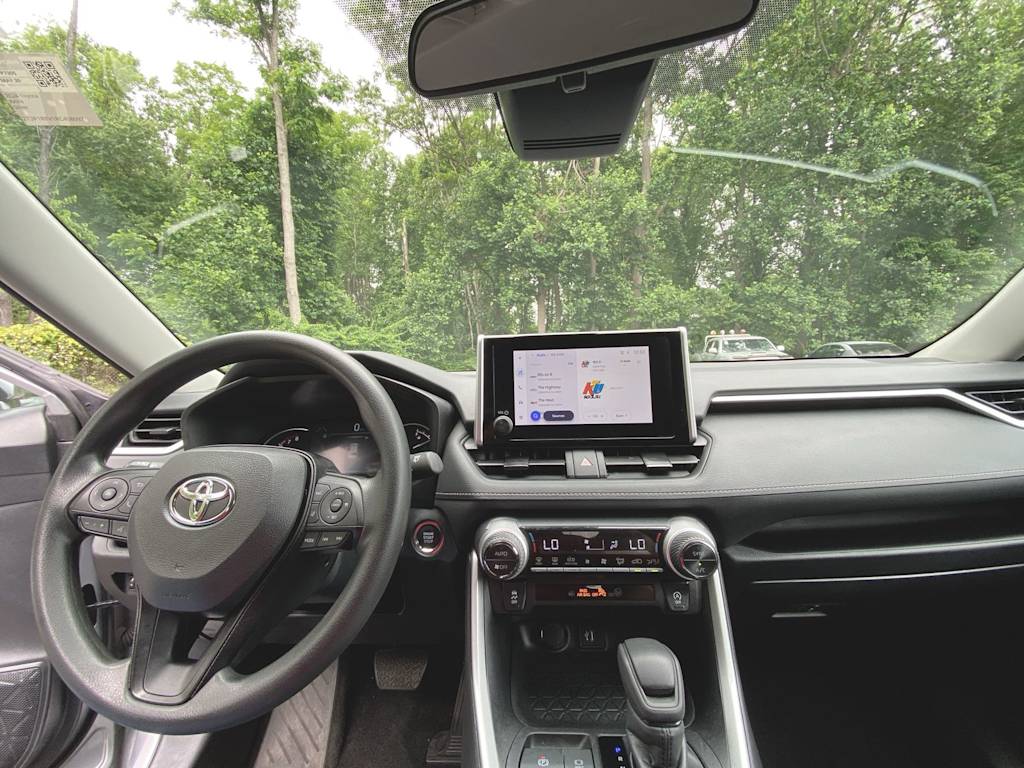 2024 Toyota RAV4 XLE 2
