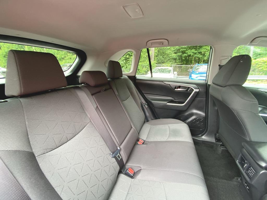 2024 Toyota RAV4 XLE 28
