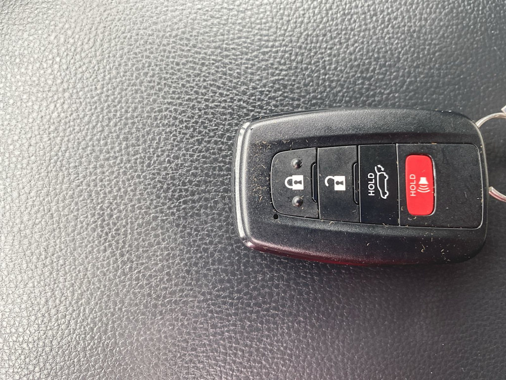 2024 Toyota RAV4 XLE 17
