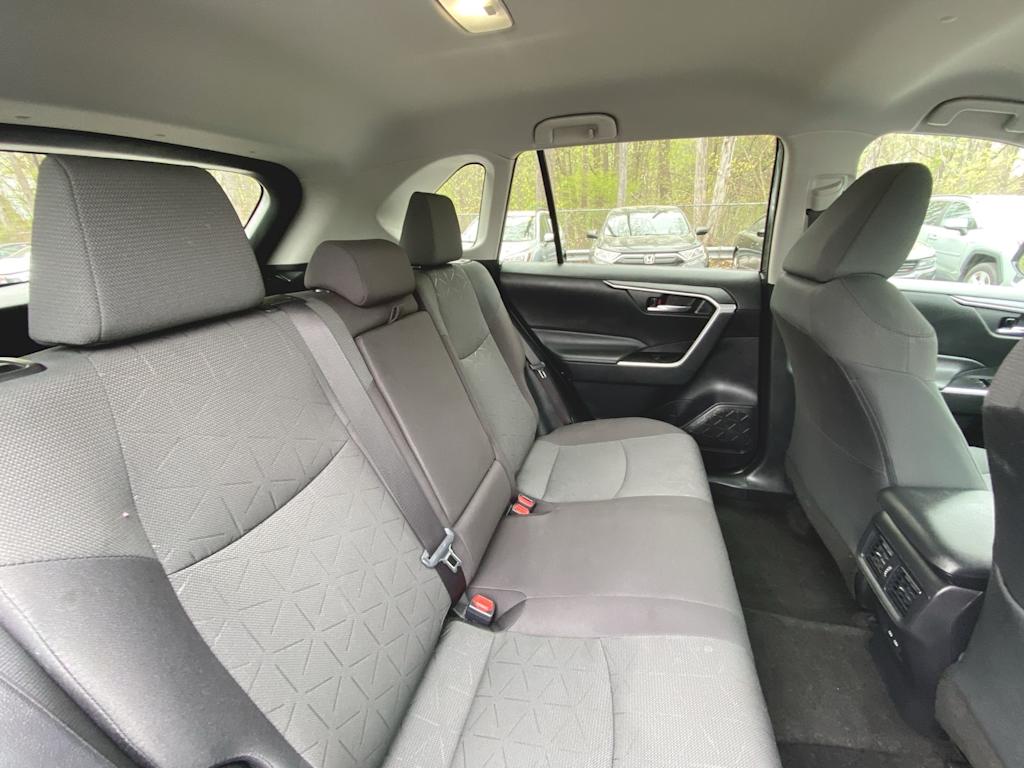 2024 Toyota RAV4 XLE 26