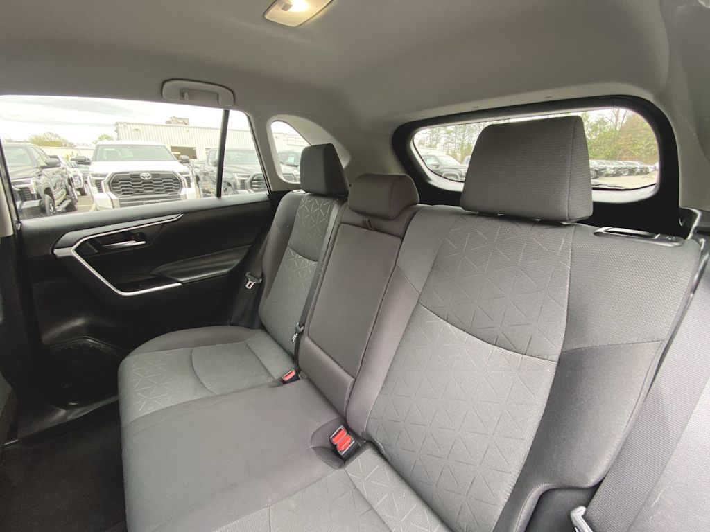 2024 Toyota RAV4 XLE 9