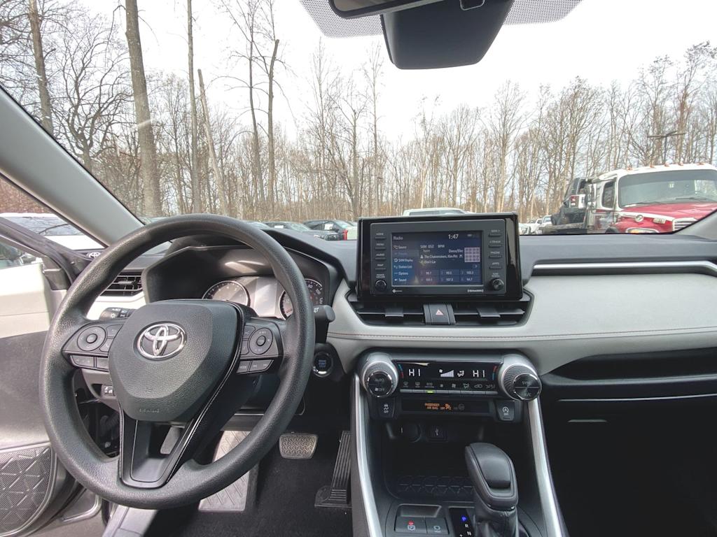 2021 Toyota RAV4 XLE 7