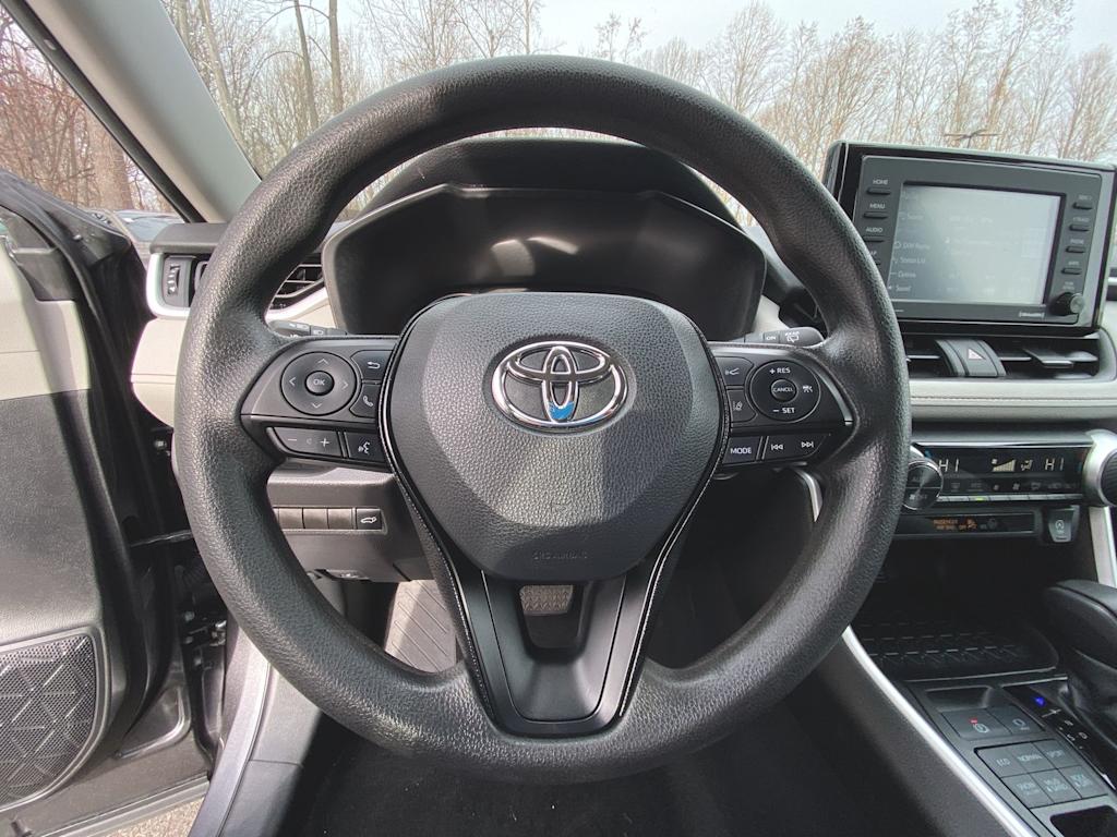 2021 Toyota RAV4 XLE 12